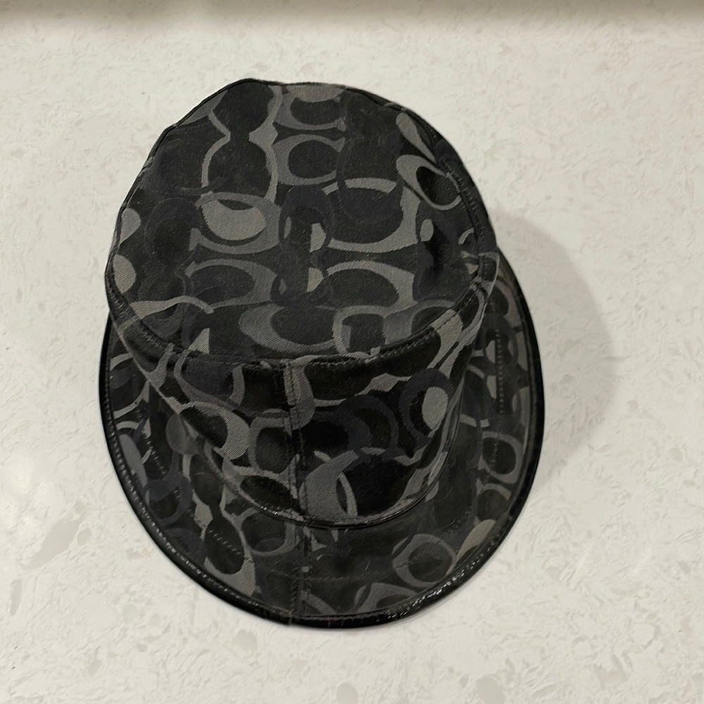 Authentic COACH bucket hat. Lightly used. Size P/S
